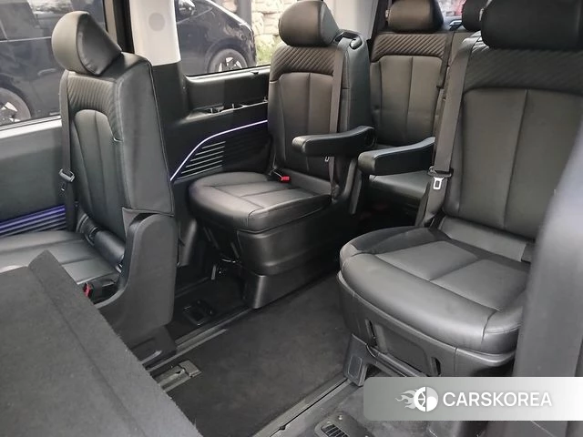 Hyundai Staria 2023 Черный из Кореи, фото 5