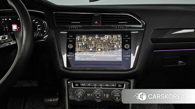 Volkswagen Tiguan Allspace 2020 Серебристо-серый из Кореи, фото 5