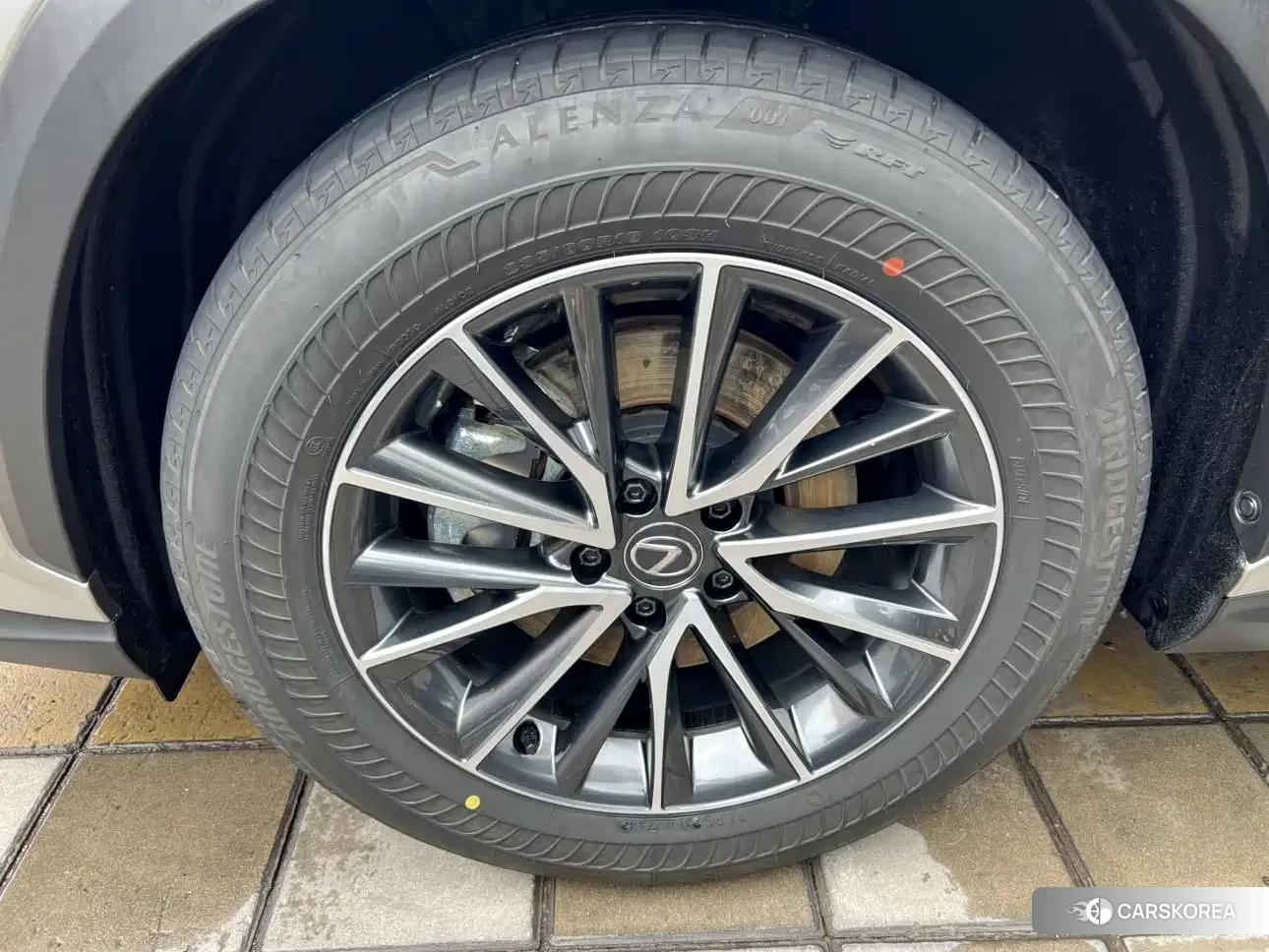 Lexus NX 2024 Silver/gray из Китая, фото 5