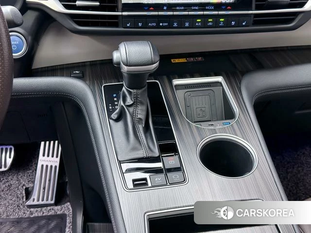 Toyota Granvia 2023 Черный из Китая, фото 5