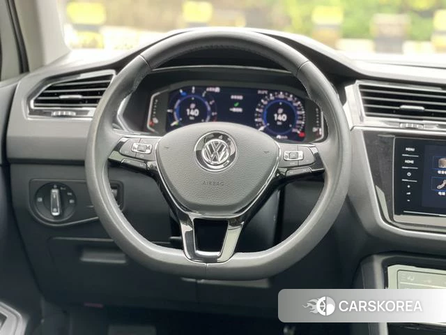 Volkswagen Tiguan L 2021 Белый из Китая, фото 5