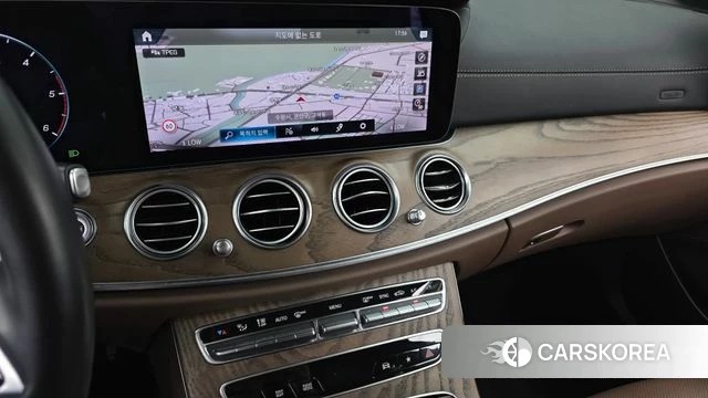Mercedes-Benz E-Class W213 2021 Белый из Кореи, фото 5