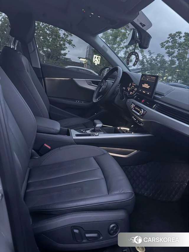 Audi A4L 2021 Темно-серый из Китая, фото 5