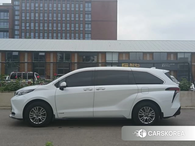 Toyota Sienna 2022 Белый из Китая, фото 5