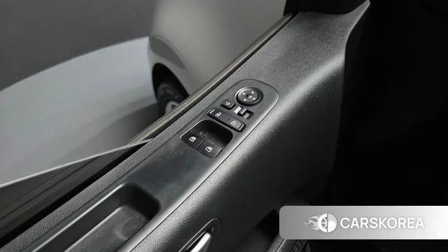 Hyundai Staria 2023 Белый из Кореи, фото 5