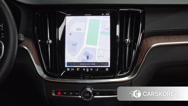 Volvo V60 Cross-Country 2nd Generation 2022 Белый из Кореи, фото 5