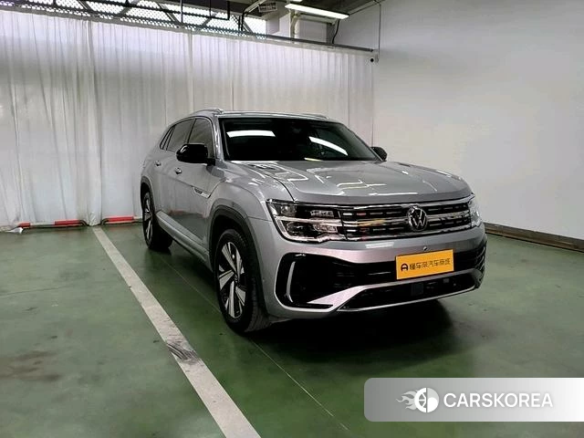 Volkswagen Teramont 2022 Серебристо-серый из Китая, фото 5