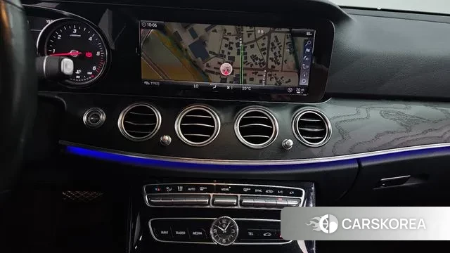 Mercedes-Benz E-Class W213 2019 Серебристо-серый из Кореи, фото 5