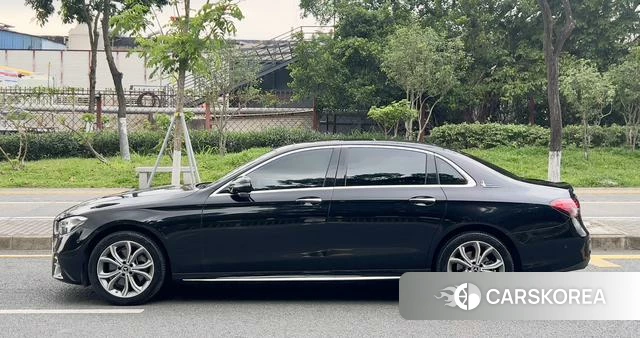 Mercedes-Benz E-Class 2022 Черный из Китая, фото 5