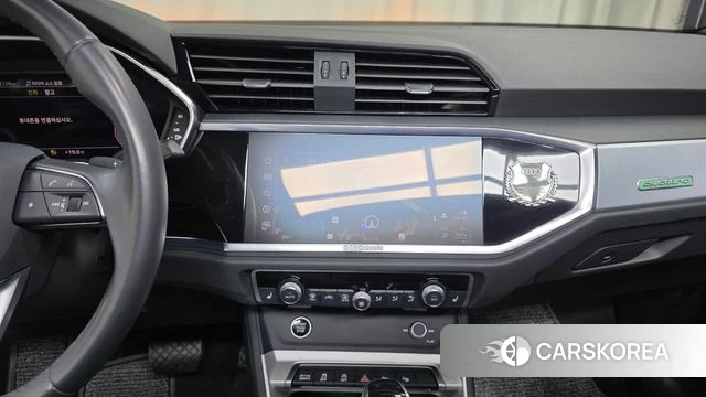 Audi Q3 (F3) 2024 Черный из Кореи, фото 5