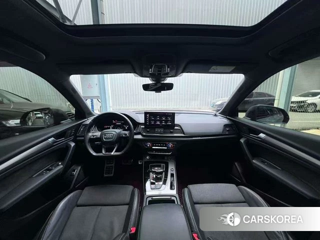 Audi Q5L 2021 Темно-серый из Китая, фото 5