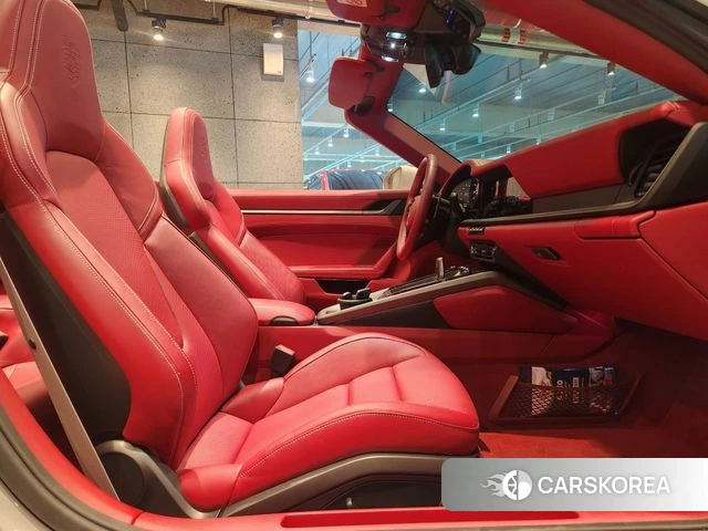 Porsche 911(992) 2024 Серебристо-серый из Кореи, фото 5