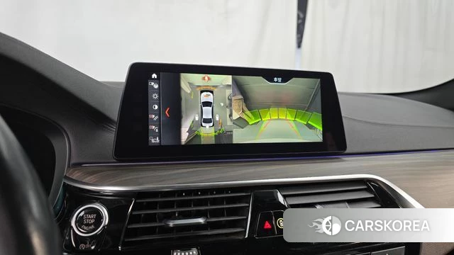 BMW 5 Series (G30) 2018 Белый из Кореи, фото 5
