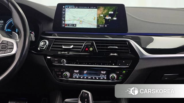 BMW 5 Series (G30) 2018 Белый из Кореи, фото 5