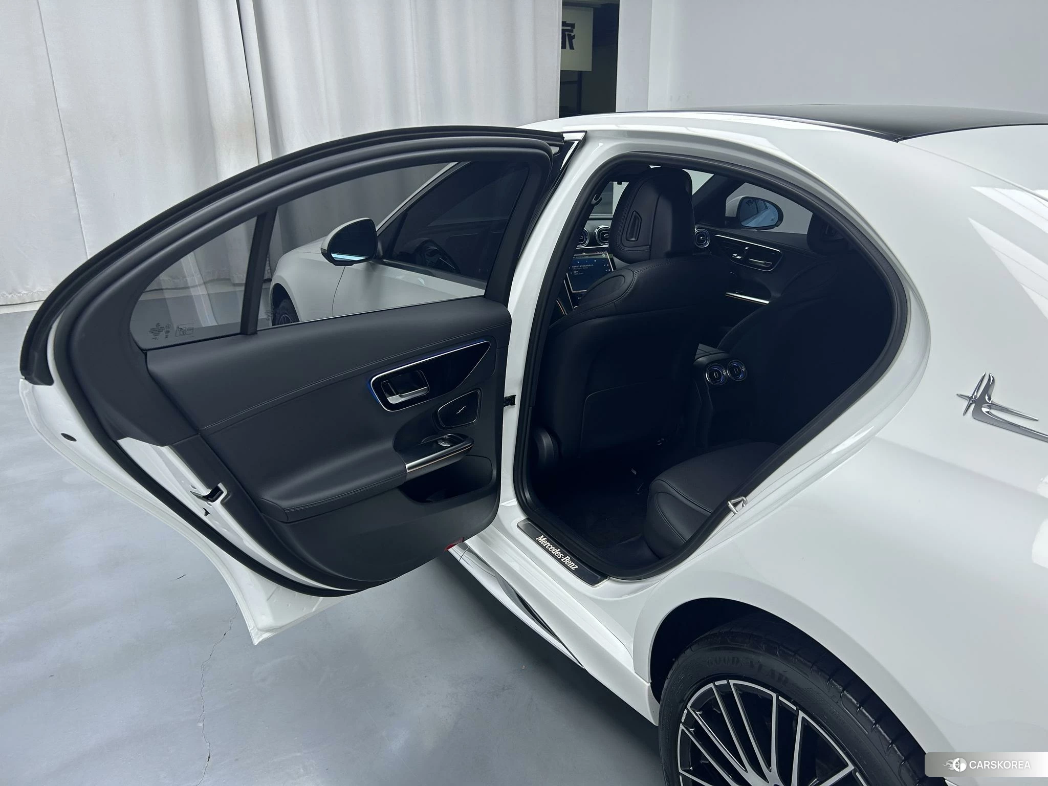 Mercedes-Benz C-class 2023 Белый из Китая, фото 5