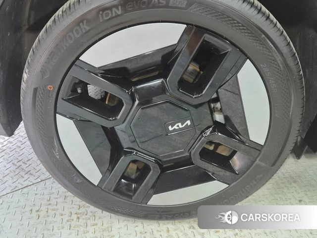 Kia EV9 2023 Серебристо-серый из Кореи, фото 5
