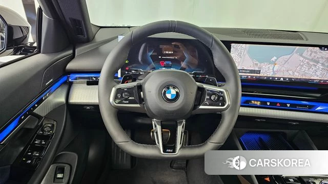 BMW 5 Series (G60) 2026 Черный из Кореи, фото 5