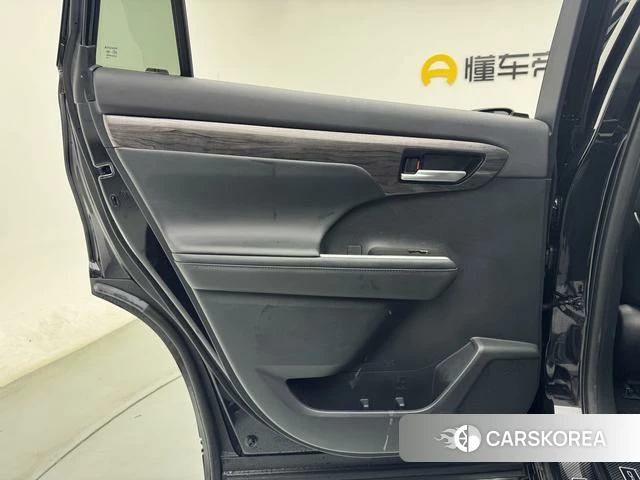 Toyota Crown 2025 Черный из Китая, фото 5