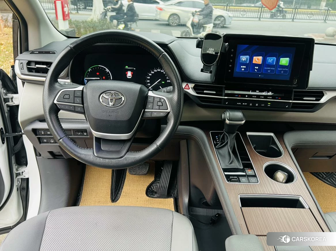 Toyota Sienna 2023 Белый из Китая, фото 5