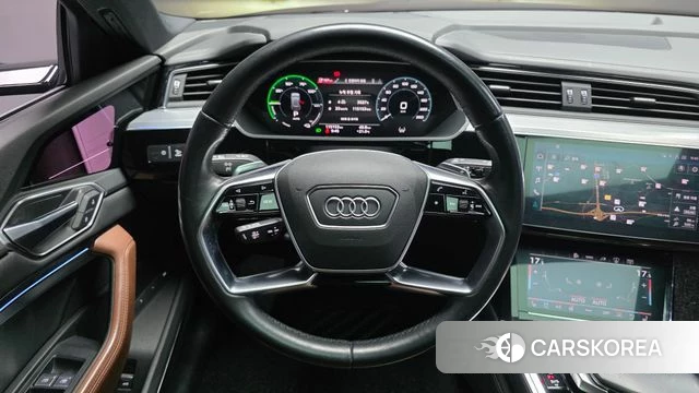 Audi e-Tron 2021 Серебристо-серый из Кореи, фото 5