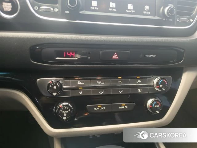 Kia The New Carnival 2018 Серебряный из Кореи, фото 5