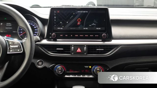 Kia The New K3 2nd generation 2023 Белый из Кореи, фото 5
