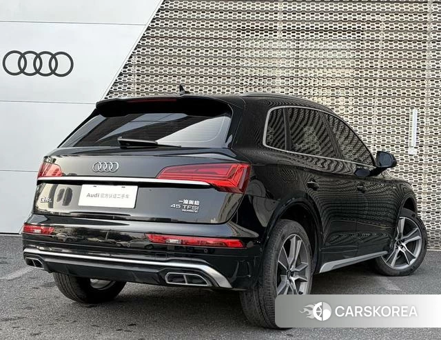 Audi Q5L 2022 Черный из Китая, фото 5