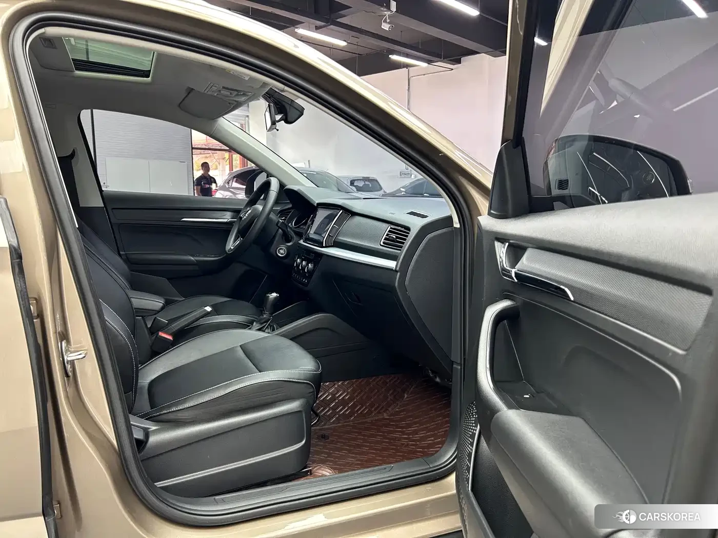 Skoda Kamiq 2023 Champagne/brown из Китая, фото 5