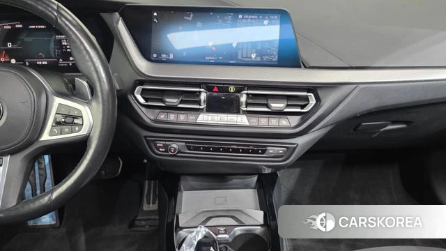 BMW 1 Series (F40) 2021 Небесно-голубой из Кореи, фото 5