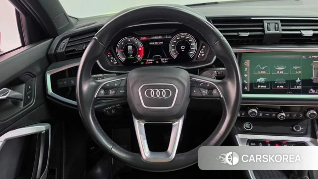 Audi Q3 (F3) 2022 Красный из Кореи, фото 5
