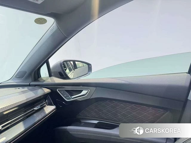 Audi Q4 2023 Темно-серый из Китая, фото 5