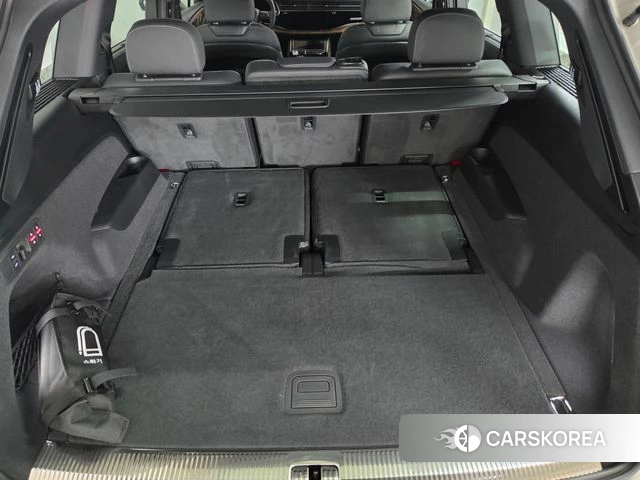 Audi Q7 (4M) 2026 Жемчужный цвет из Кореи, фото 5