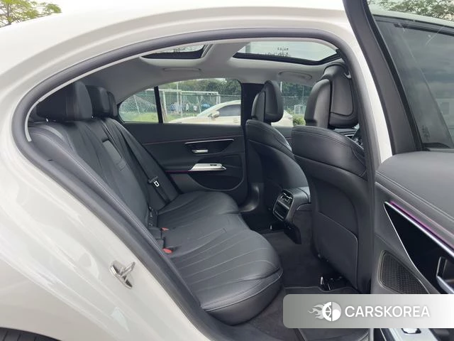 Mercedes-Benz E-Class 2024 Белый из Китая, фото 5
