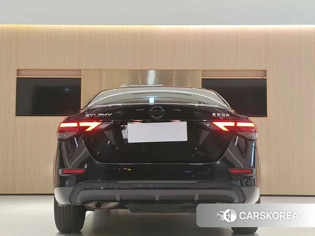 Nissan Sylphy 2022 Черный из Китая, фото 5