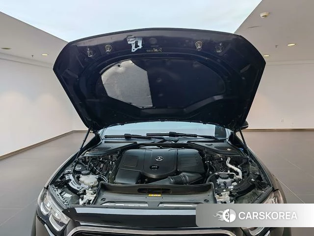 Mercedes-Benz E-Class 2025 Черный из Китая, фото 5