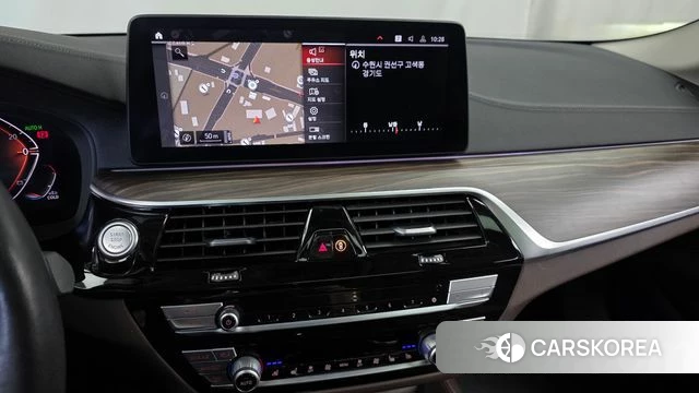 BMW 5 Series (G30) 2020 Белый из Кореи, фото 5