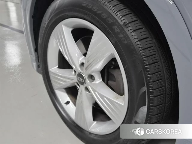 Audi Q4 e-Tron (F4) 2022 Небесно-голубой из Кореи, фото 5