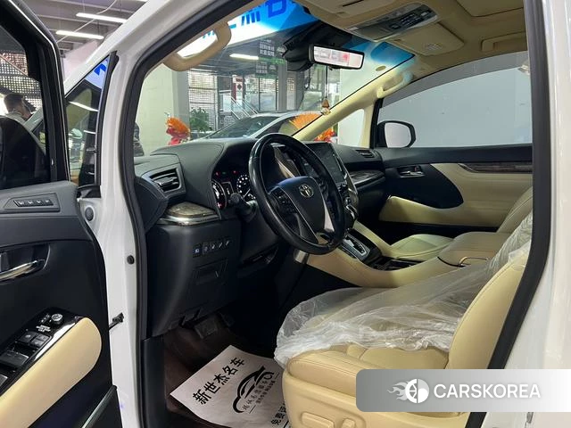 Toyota Alphard 2021 Белый из Китая, фото 5