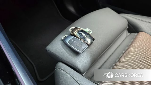 Mercedes-Benz EQB X243 2022 Белый из Кореи, фото 5