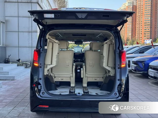 Toyota Alphard 2021 Черный из Китая, фото 5