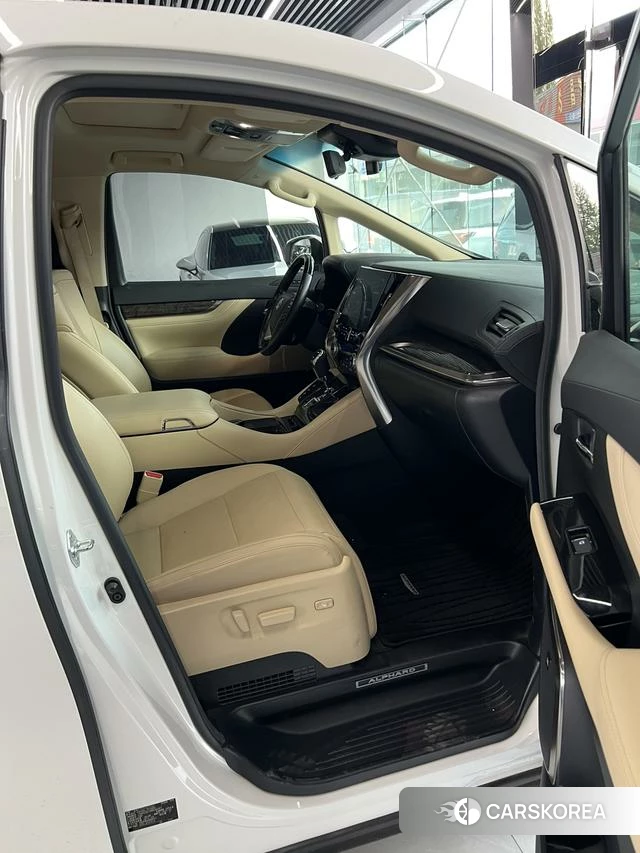 Toyota Alphard 2021 Белый из Китая, фото 5