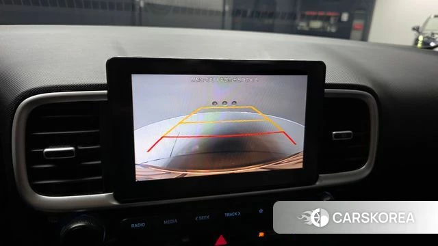 Hyundai Venue 2022 Серебристо-серый из Кореи, фото 5