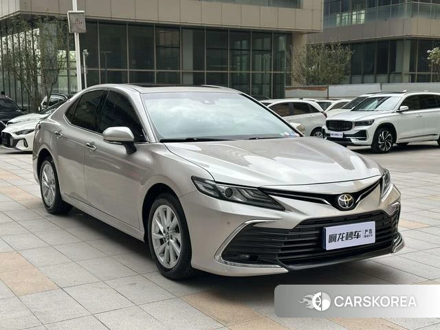 Toyota Camry 2021 Серебристо-серый из Китая, фото 5