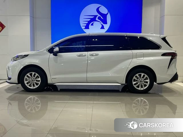 Toyota Granvia 2024 Белый из Китая, фото 5