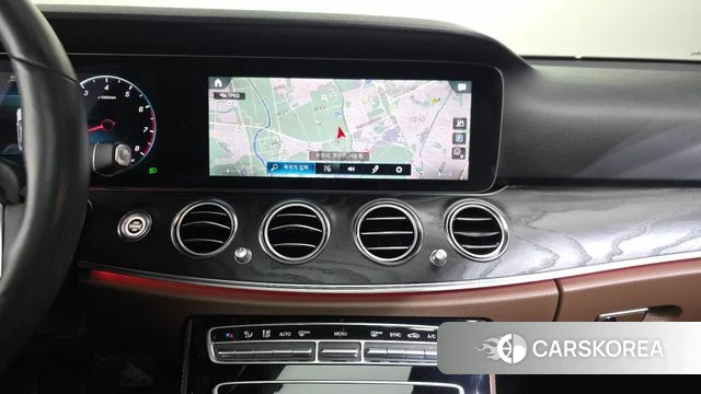 Mercedes-Benz E-Class W213 2023 Белый из Кореи, фото 5