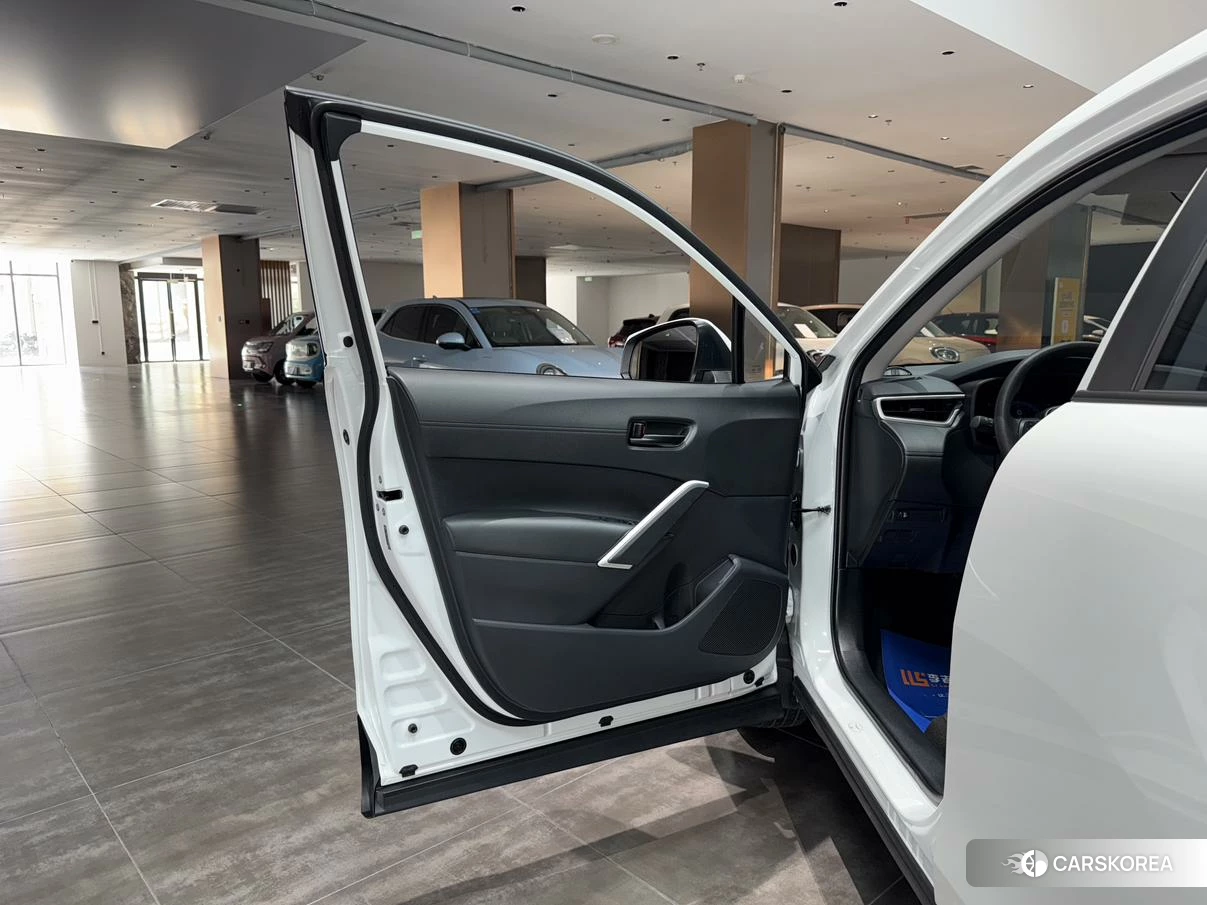 Toyota Frontlander 2023 Белый из Китая, фото 5