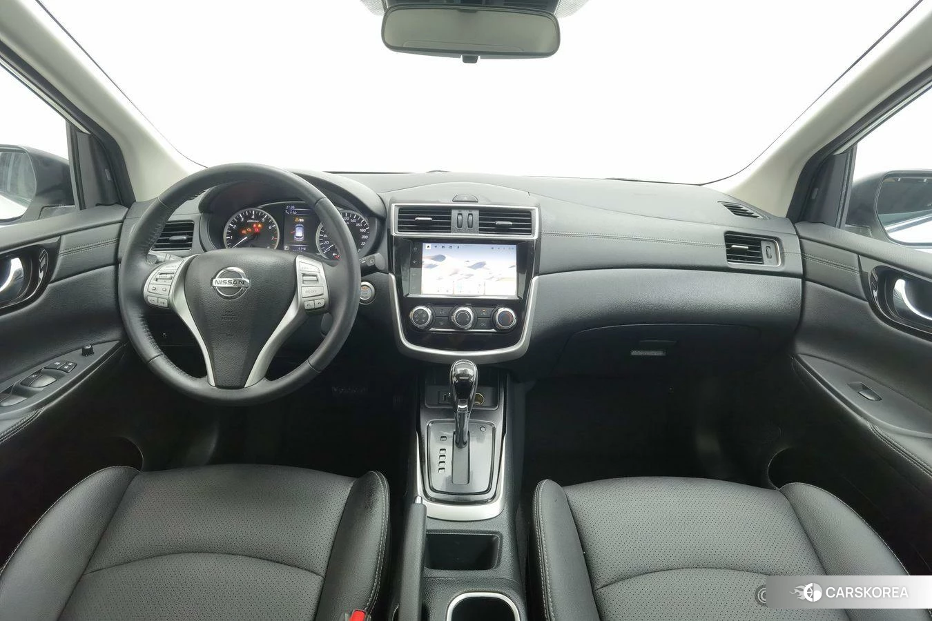 Nissan Tiida 2020 Белый из Китая, фото 5