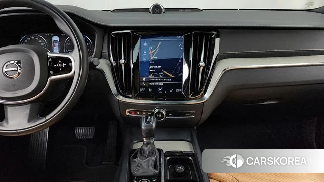 Volvo S60 3rd generation 2019 Белый из Кореи, фото 5