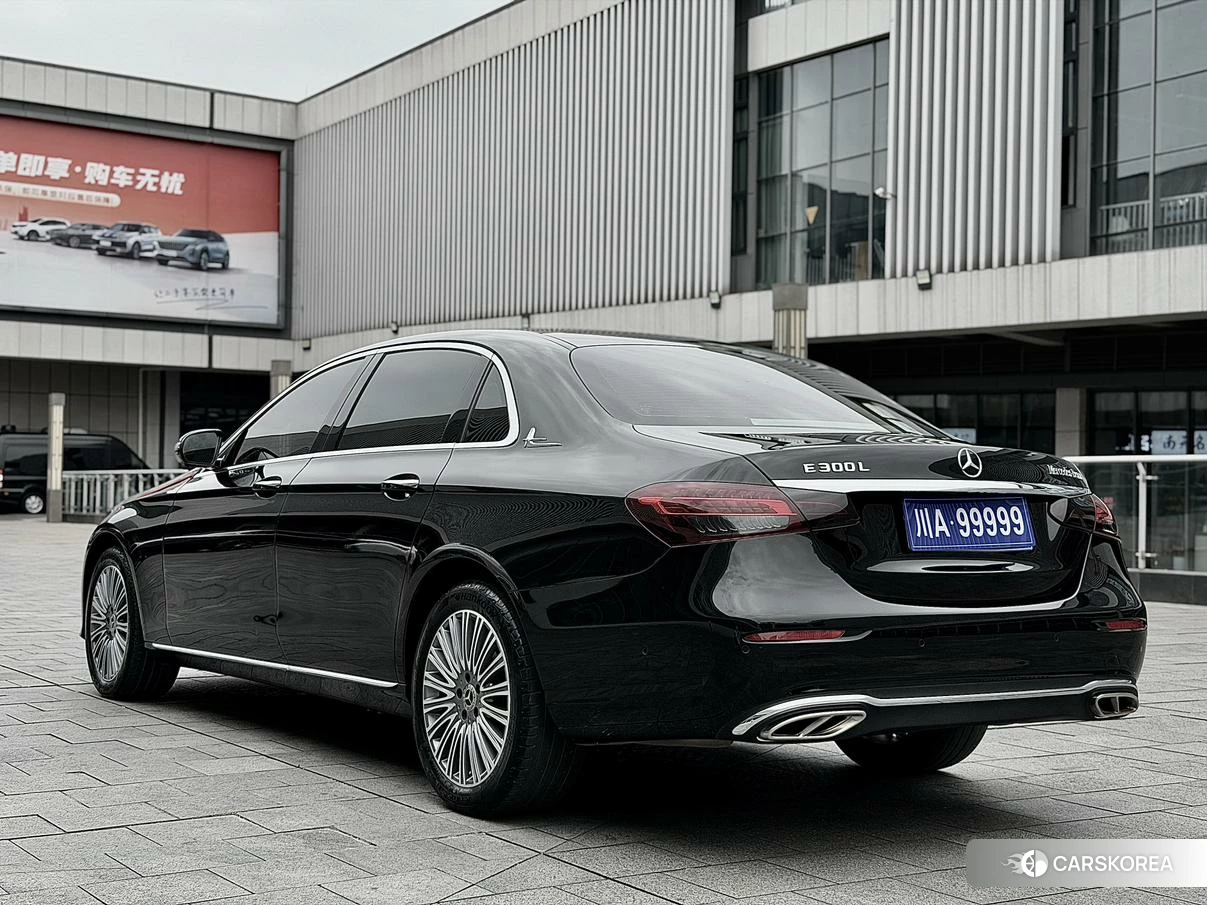 Mercedes-Benz E-Class 2022 Черный из Китая, фото 5