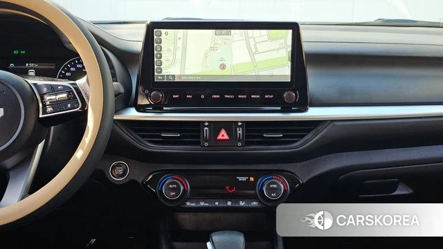 Kia The New K3 2nd generation 2023 Белый из Кореи, фото 5